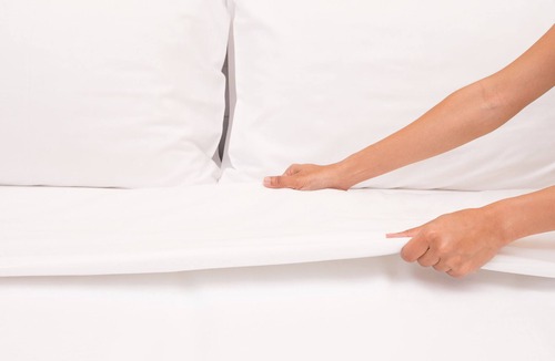 Hutchinson Hotel | Custom Stay Residence and Suites