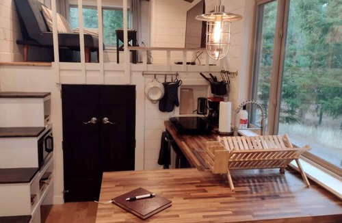 Cle Elum Cabin | Custom Tiny Home on 10 wooded acres