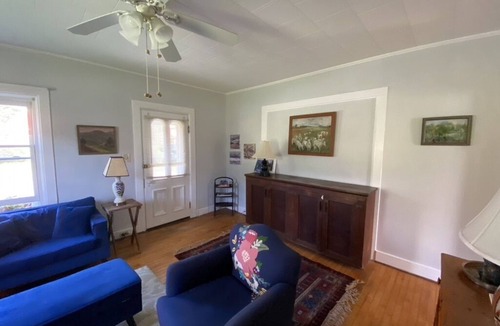 Town of White Creek Apartment | CUTE 1 BEDROOM APARTMENT WITHIN A FARM SETTING
