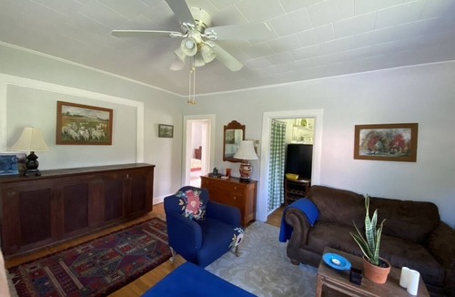 Town of White Creek Apartment | CUTE 1 BEDROOM APARTMENT WITHIN A FARM SETTING