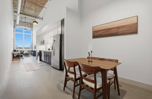 Judson Apartment | Cute 1BD Apartment Facing Paris Mtn