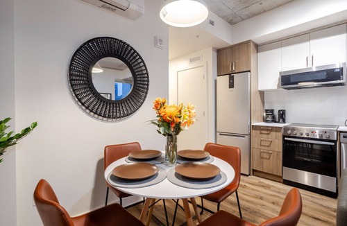 Shaughnessy Village Apartment | Cute 1BDR Apt; Ste-Catherine - MTL Live Spot