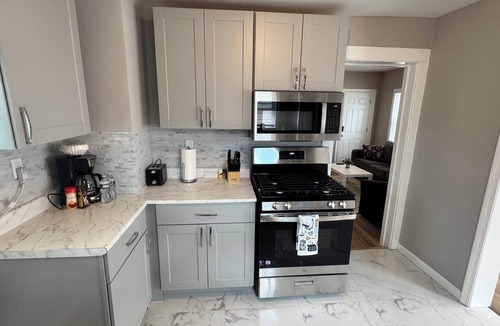 West Haven Apartment | Cute 2 bdr apartment king&queens bed