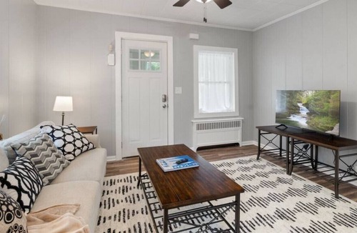 North Greece House | CUTE 2 BDRM Home - Sleeps 3!