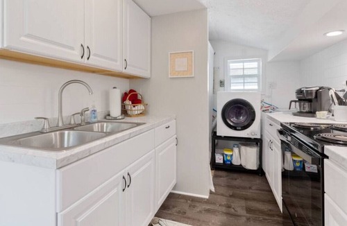 North Greece House | CUTE 2 BDRM Home - Sleeps 3!