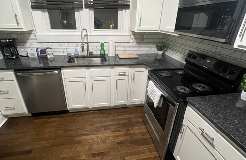 St Albans House | Cute 2 bed 1 bath with off street parking