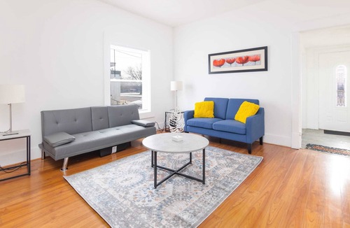 Des Moines House | Cute 3 Bedroom in Des Moines