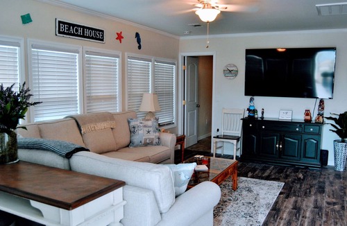 Garden City House | Cute 3 br/2 bath dog friendly get away! Golf cart included! 2 mins to beach!