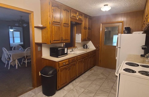 Wichita House | Cute 3BR 3BA Handicap Acc BR and BA WIFI SMART TV