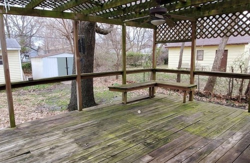 Wichita House | Cute 3BR 3BA Handicap Acc BR and BA WIFI SMART TV