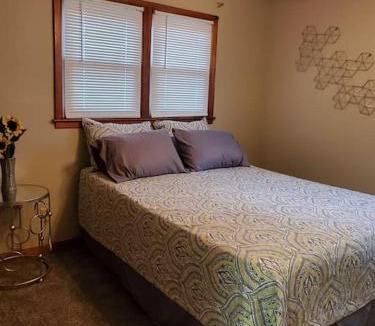 Wichita House | Cute 3BR 3BA Handicap Acc BR and BA WIFI SMART TV