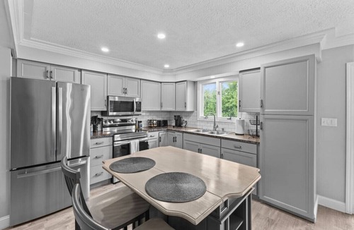 South Burlington Apartment | Cute 3BR APT - So Burlington