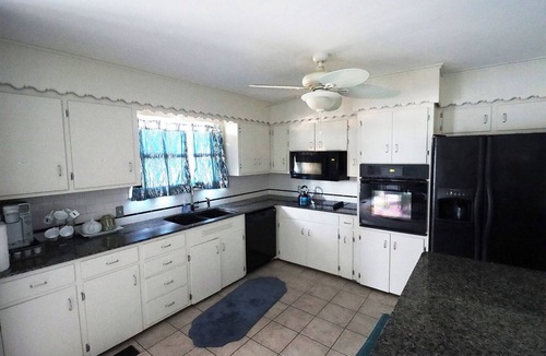 Tulsa House | Cute 4 Bed house - Central Tulsa with Fenced back yard