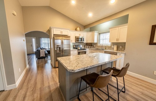 Westside House | Cute and Clean Bungalow