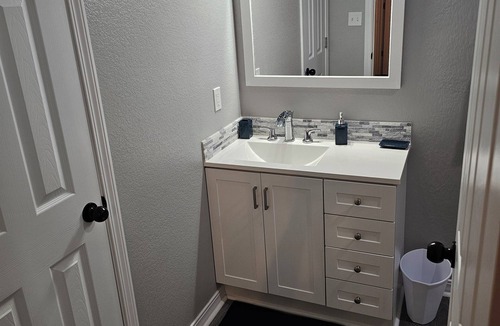 Uniontown House | Cute and Cozy!