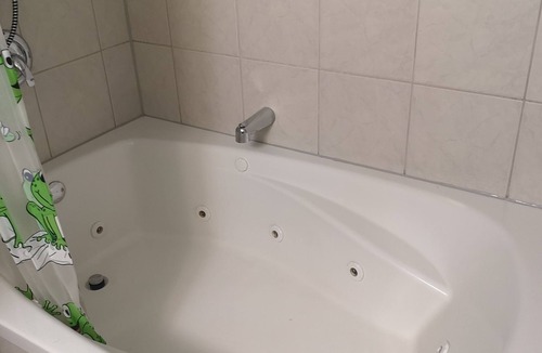 Thunder Bay House | Cute and Spacious Home | Ideal For Long Term Stays