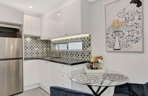 Graceville Apartment | Cute and super comfy fully selfcontained hideaway, pet friendly