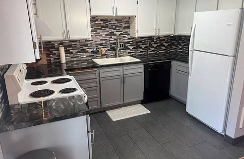 Prineville House | Cute and Updated Downtown Duplex