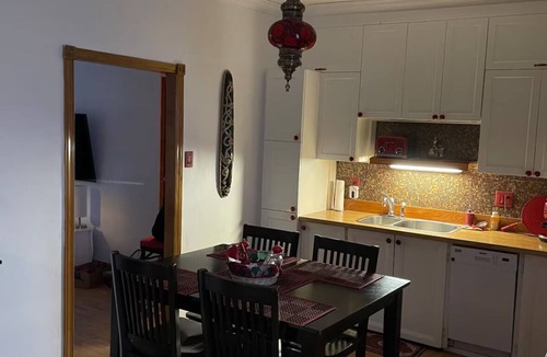 Montcalm Apartment | Cute apartment in Quartier St-Sauveur. Ideally located close to everything.