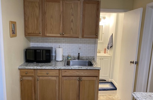 Essex Junction Apartment | Cute apartment, steps from the Five Corners!