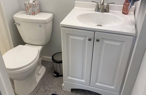 Essex Junction Apartment | Cute apartment, steps from the Five Corners!