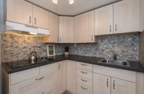 Oakwood Village Apartment | Cute Apartment with Wifi, Easy Stroll to Subway