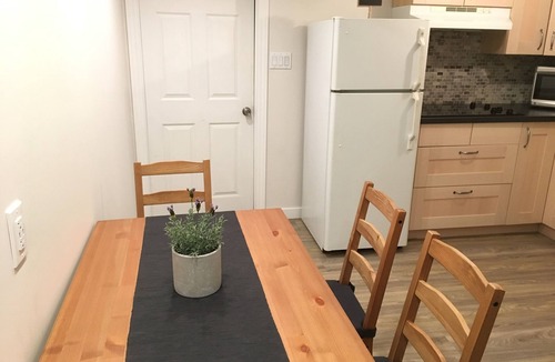 Oakwood Village Apartment | Cute Apartment with Wifi, Easy Stroll to Subway