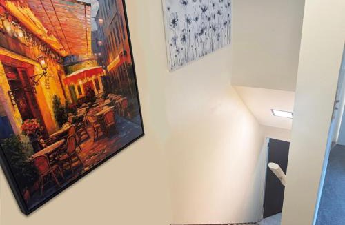 West End Apartment | Cute as HECK!
