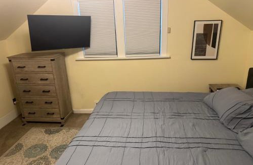 West End Apartment | Cute as HECK!