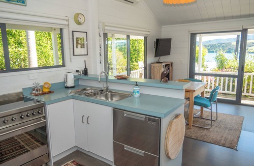 Mangonui House | Cute Bach with Stunning Views