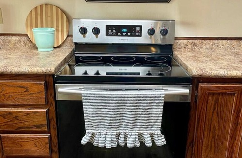 Searcy House | Cute Bleu Bison House -Sleeps 8! 1 Block From HU!