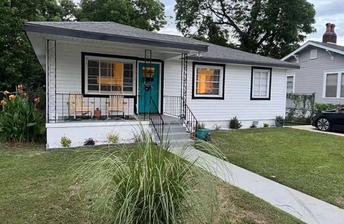 Crestline Heights House | Cute BoHo 3 Bedroom Avondale Cottage