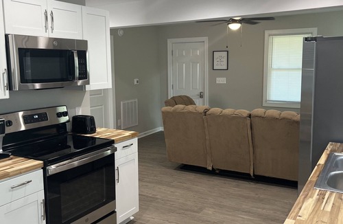 Rustburg House | Cute bungalow near LYH and LU
