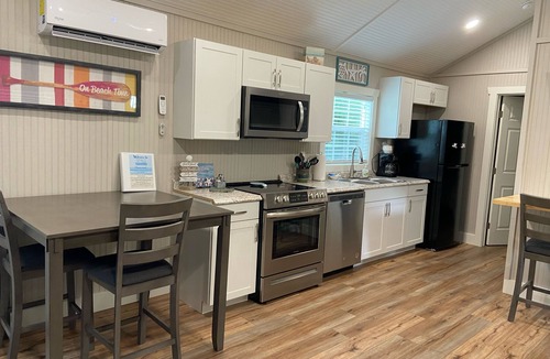 Cleora Cabin | Cute cabin in nice quiet secluded area close to the water, The Coves Golf course