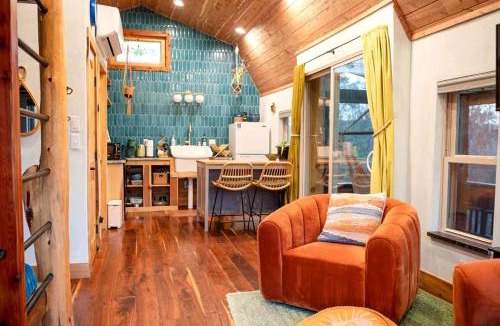 Lupton City House | Cute Cabin near Chattanooga, for Wonderful Family Glamping in Tennessee