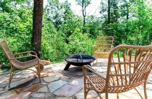Lupton City House | Cute Cabin near Chattanooga, for Wonderful Family Glamping in Tennessee