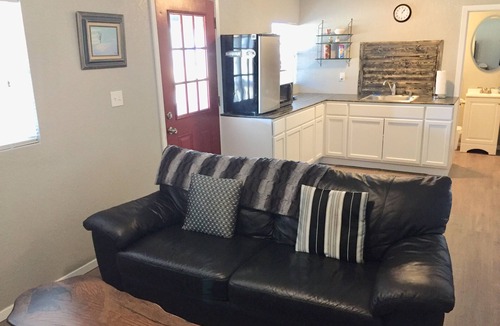 Boerne House | Cute cabin overlooking Spring Creek