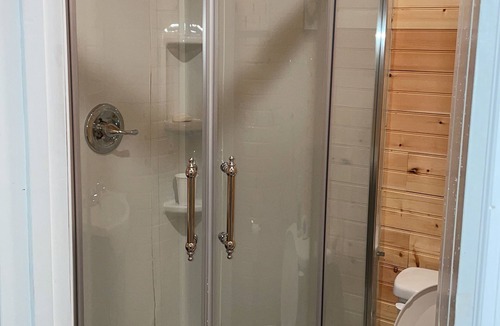 Fort White Cabin | Cute cabin sleeps 5 !