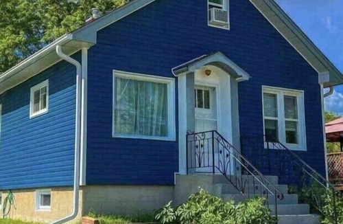 Kenora House | Cute centrally located house with a fenced in yard.