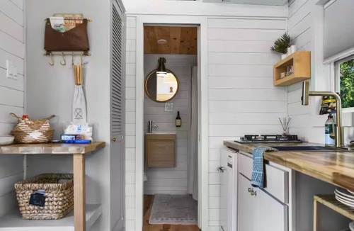 Valley Mills Cabin | Cute clean cabin with views, hot tub, deck, grill - near Waco, TX