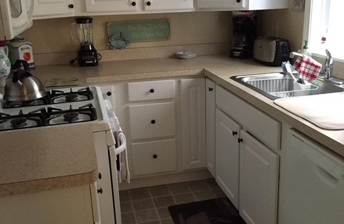 West Hyannisport House | Cute, Clean & Conveniently Located & Pets Welcomed