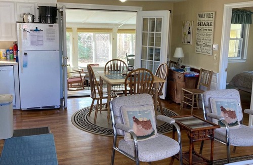 West Hyannisport House | Cute, Clean & Conveniently Located & Pets Welcomed