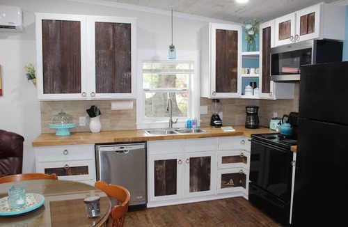 Camp Wood House | Cute, comfortable, cottage, huge shade trees, fenced yard