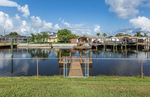 Sea Ranch On The Gulf House | Cute & Comfy 2 BR- Waterfront Home!