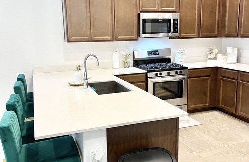 Maryvale House | Cute & Comfy 5 Bedroom Phx Oasis