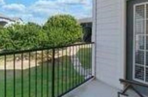 Universal City Apartment | CUTE, COMFY AND CLOSE TO EVERYTHING!