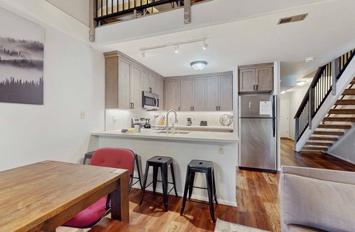 Carnelian Woods Condo | Cute condo with shared pool, hot tub and tennis