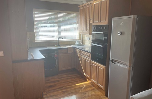 Bathgate House | Cute Cottage Central Bathgate