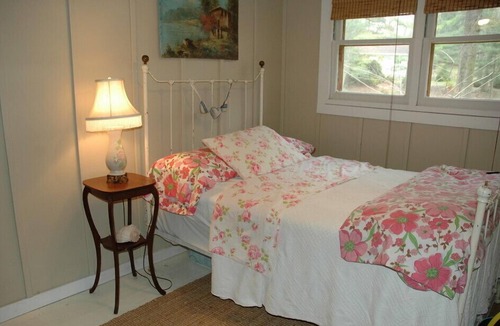 Port Franks Cottage | ~cute~ Cottage In Port Franks - Ontario, Canada