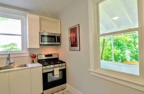 Takoma Park House | Cute Cottage in Takoma Park